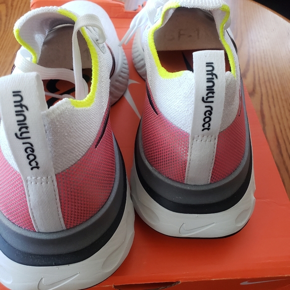 Nike React Infinity Run Flyknit M7.5 - Picture 7 of 8